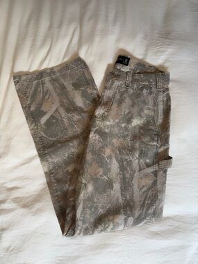 Abercrombie & Fitch Women's Camo Pants